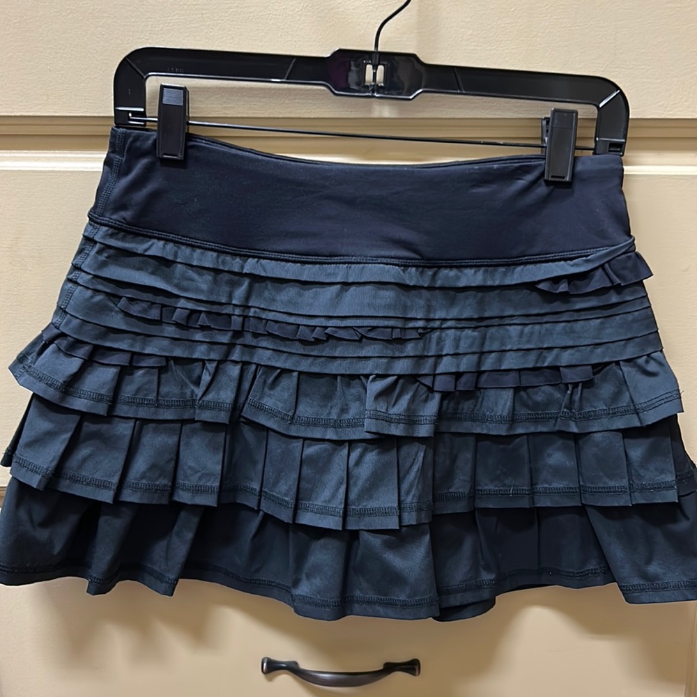 Lululemon black athletic skirt